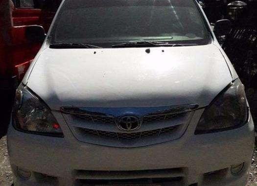 Toyota Avanza 2015 White for sale