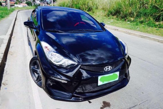 Hyundai Elantra 1.8 gls top of the line for sale