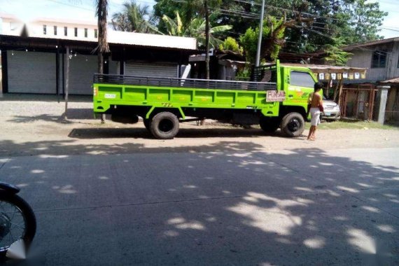 Like new for sale Isuzu Elf (Green)