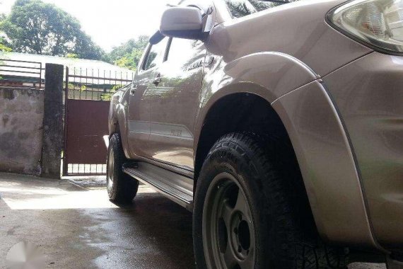 Toyota Hilux 4x2 2010 model for sale
