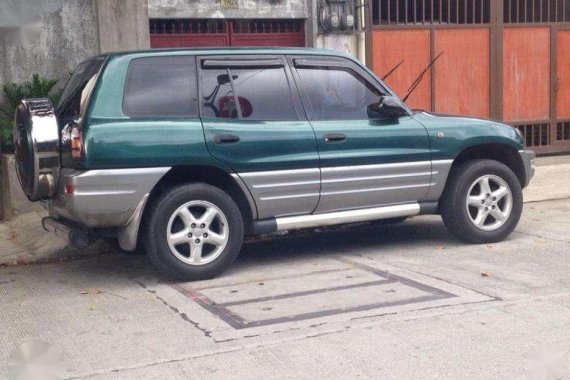 For sale green Toyota RAV 4 1998