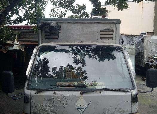 2001 Isuzu NKR 4BE1 closed van for sale