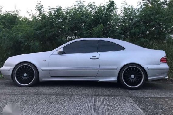 Mercedes Benz CLK320 AT Silver Coupe For Sale 