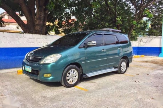 2010 Toyota Innova G MT Green SUV For Sale 