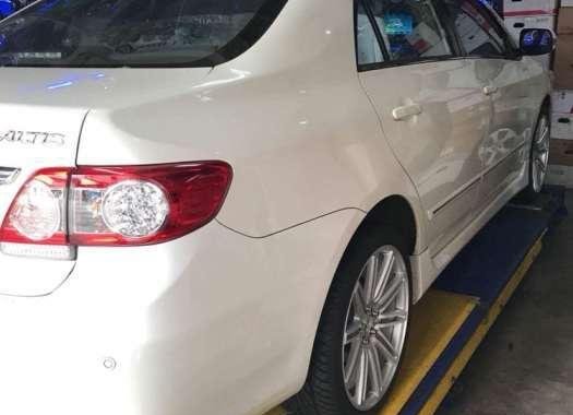 2012 Toyota Corolla Altis 1.6V Automatic White For Sale 