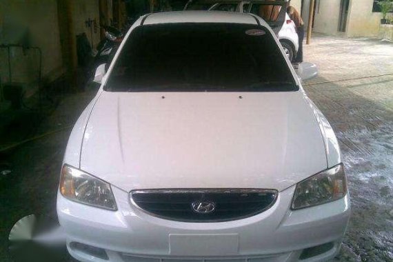 Hyundai Accent white 2010 for sale 