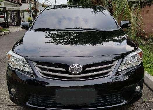 Toyota Corolla Altis 1.6G 2013 AT Black For Sale 
