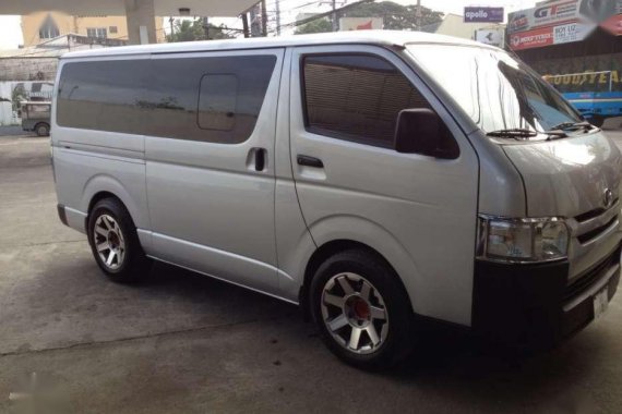 Toyota Hiace Commuter 2016 MT Silver For Sale 