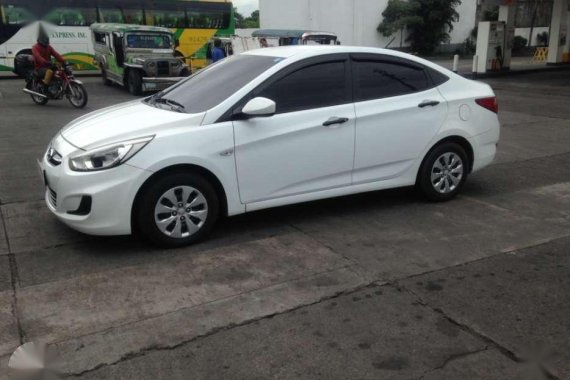 Hyundai Accent Manual White Sedan For Sale 