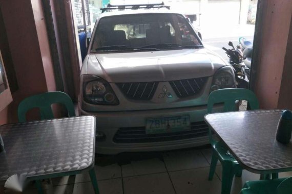 Mitsubishi Adventure 2005 model glx for sale