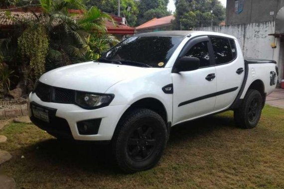 For sale Mitsubishi Strada 2010 rush owner leaving