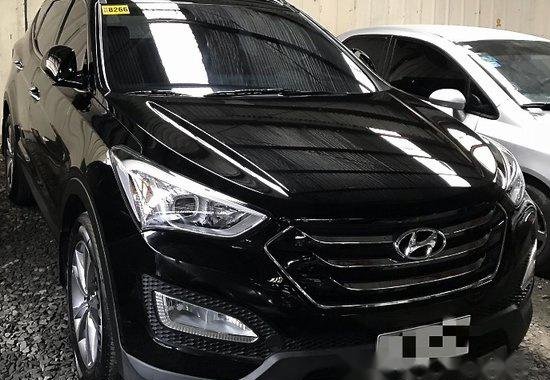 Well-maintained Hyundai Santa Fe 2015 for sale