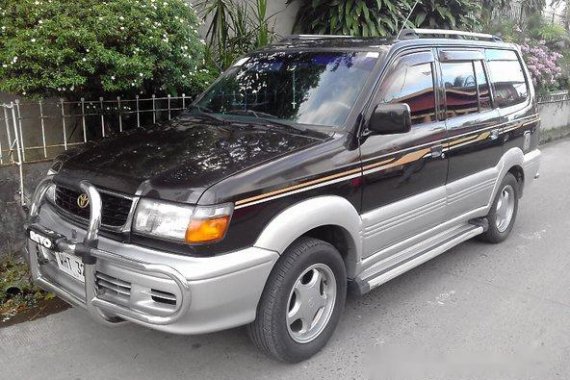 Well-kept Toyota Revo 2000 for sale