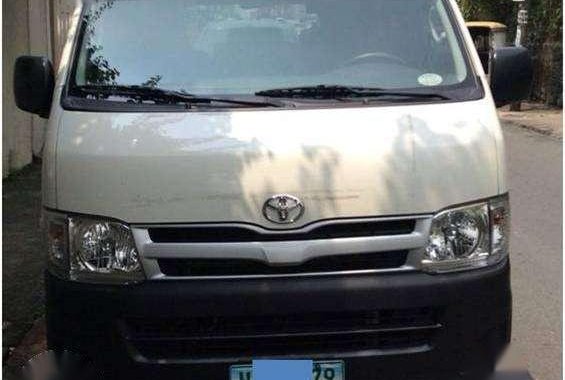 Toyota Hiace Commuter van 2013 for sale