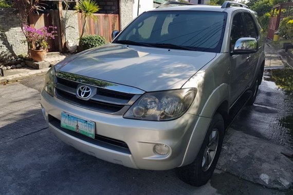 2005 Toyota Fortuner G AT Silver SUV For Sale 