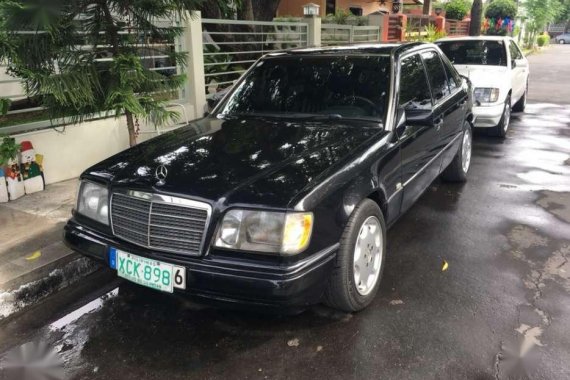 1991 Mercedes Benz W124 300E Black For Sale 