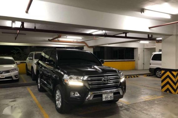 2017 Toyota Land Cruiser Premium (local)