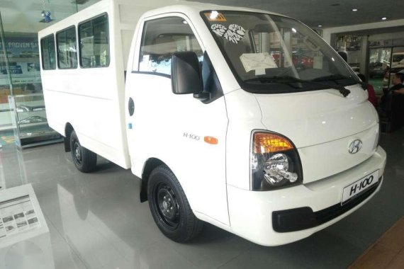  2018 Hyundai H100 Dual AC vs L300