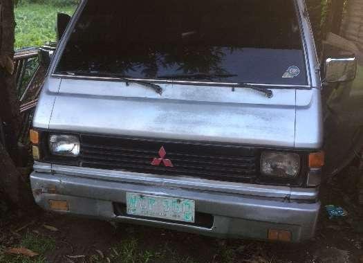98 Mitsubishi L300 van FOR SALE