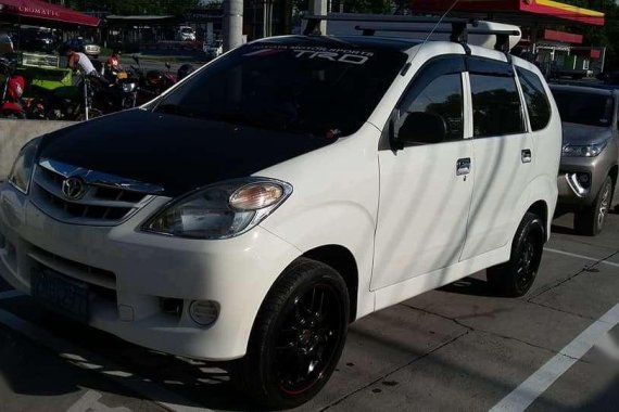 Toyota Avanza J 1.3 VVTi White SUV For Sale 