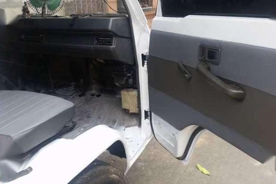 2002 Mitsubishi L300 FB Diesel White For Sale 