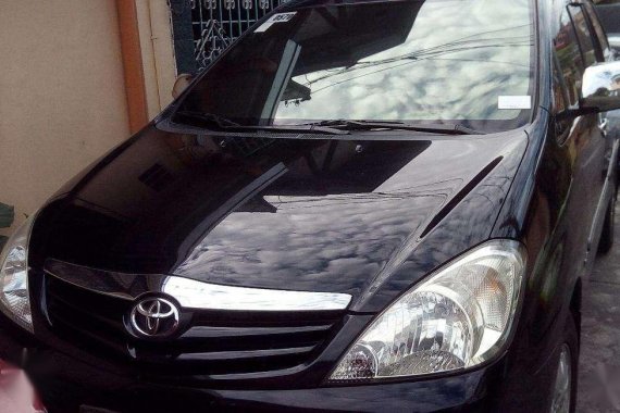 For sale Toyota Innova g 2011 model