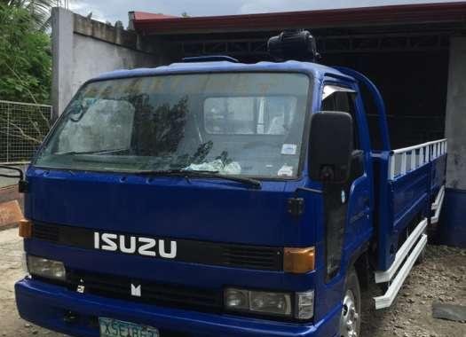 Isuzu Elf 4HF1 16ft 2004 MT Blue Truck For Sale 