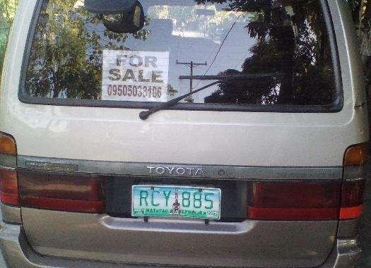 Japanesse Toyota HIACE Commuter Van 1998