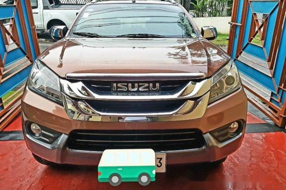 Well-maintained Isuzu MU-X 2015 for sale