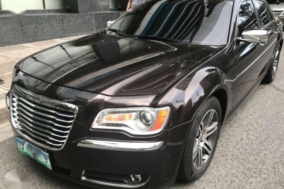 Chrysler 300C 3.6L VVT V6 AT 2012 Brown For Sale 