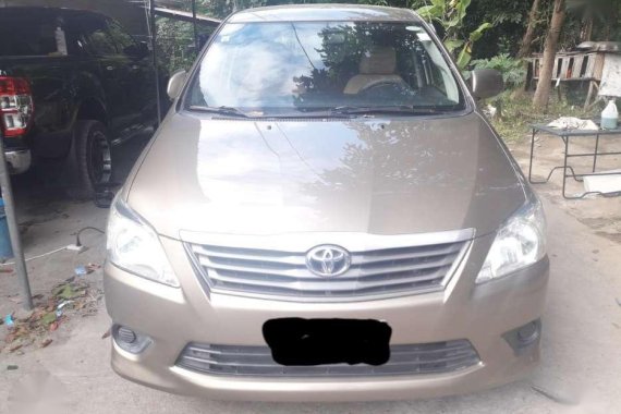 Toyota Innova E AT 2013 model FOR SALE