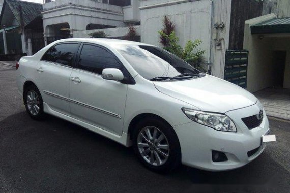 Well-kept Toyota Corolla Altis 2010 for sale