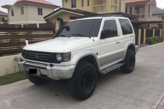 2003 Mitsubishi Pajero 3 door 4x4 AT Diesel FOR SALE