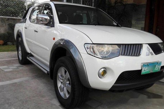 Well-kept Mitsubishi Strada 2009 for sale