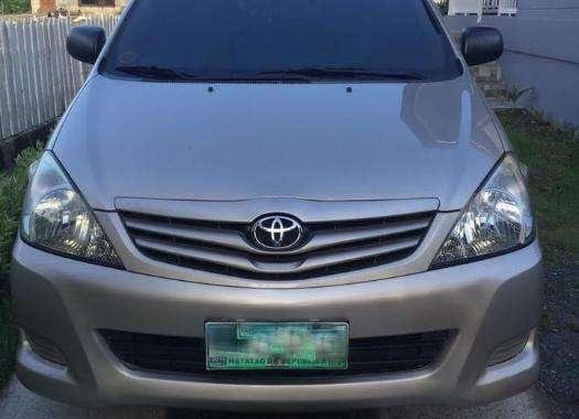 Toyota Innova E 2010 diesel Rush SALE