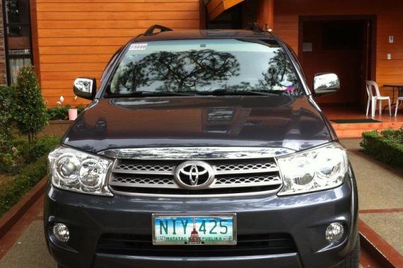 2010 2.7 Toyota Fortuner Automatic and Manual Tranny for sale