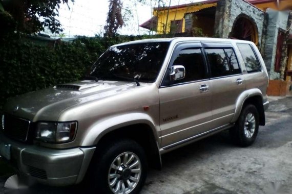 Isuzu Trooper Skyroof Local 2003 AT Beige For Sale 