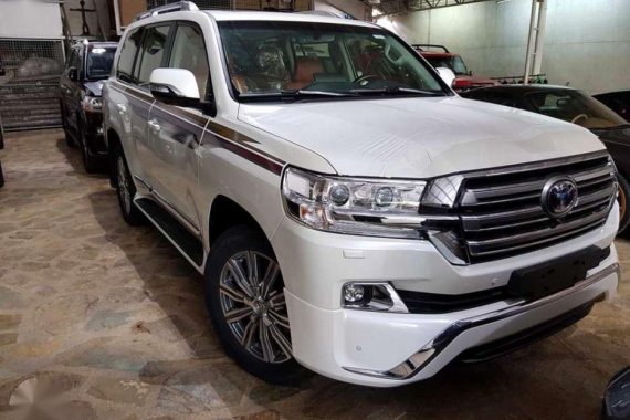 2018 Toyota Land cruiser LC200 with KDSS FOR SALE