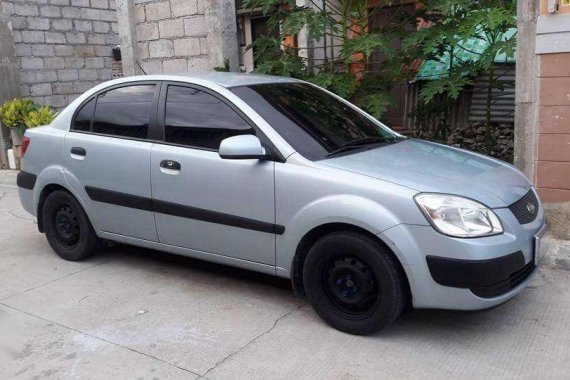 Kia Rio 2006 model Manual trans FOR SALE