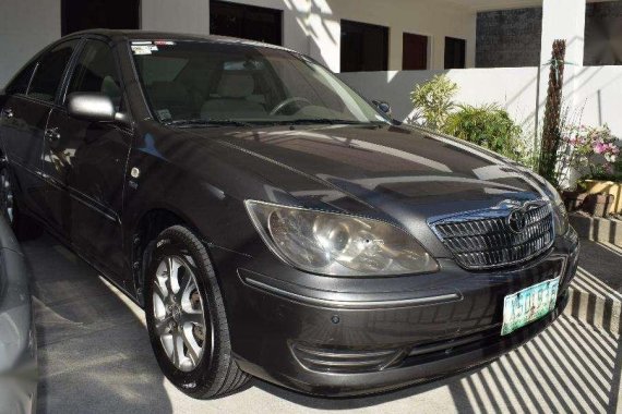 Toyota Camry 2004 2.4 E AT Brown Sedan For Sale 