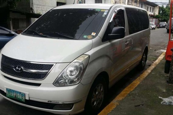 2009 Hyundai Starex VGt AT White Van For Sale 