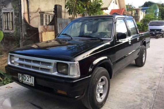 Mazda B2200 pick up for sale