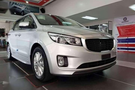 Hot Deals On Wheels Kia Grand CarnivaL 2018 11str Gold FOR SALE