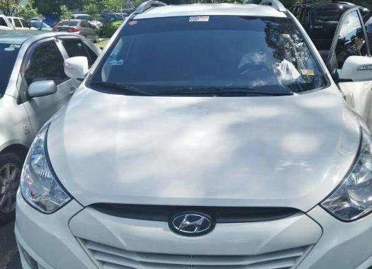 Hyundai Tucson 2011 AT White SUV For Sale 