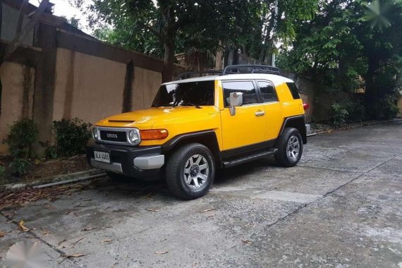 2015 Toyota FJ Cruiser yellow 4x4 FOR SALE