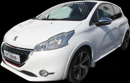 Well-kept Peugeot 208 2015 M/T for sale