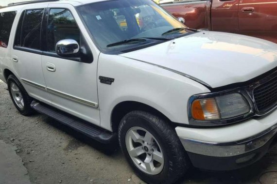 2002 Ford Expedition XLT AT White SUV For Sale 