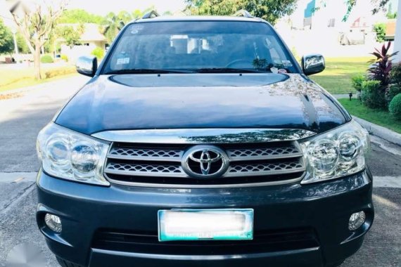 2011 Toyota Fortuner G 4x2 AT Gray SUV For Sale 