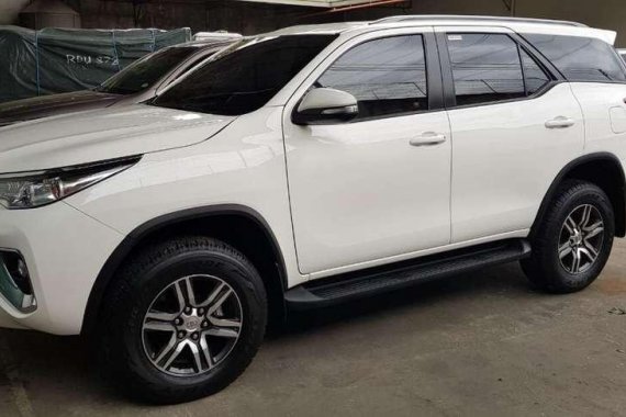 Toyota Fortuner 2017 AT Dsl White SUV For Sale 