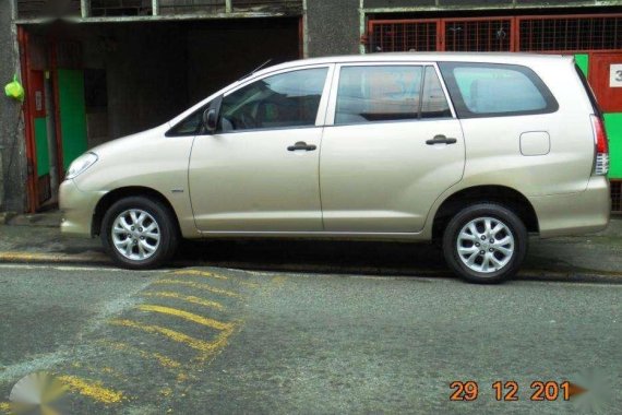 Toyota Innova E 2011 model Automatic tranny for sale